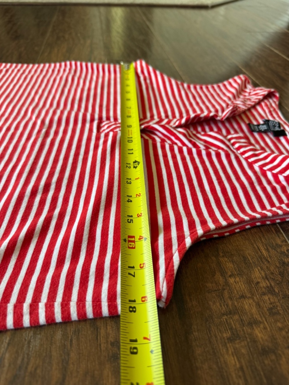 Jones New York Red White Split Neck Tank Top Size M - Picture 5 of 6